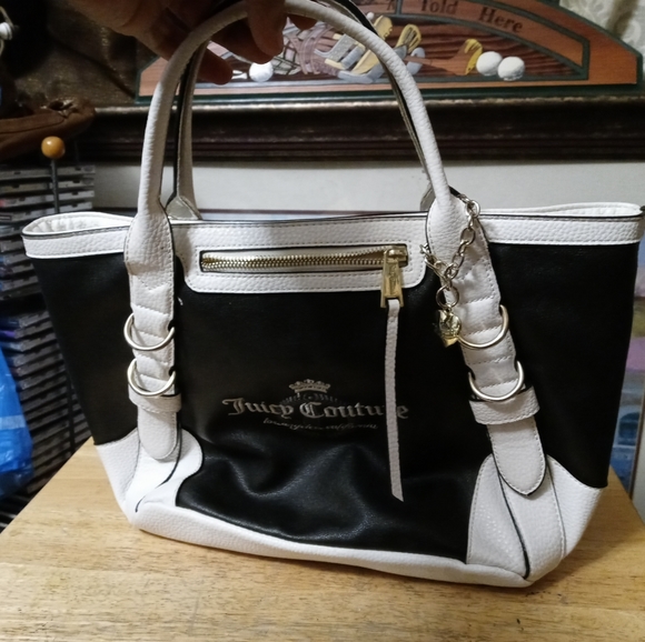 JUICY COUTURE LARGE BLACK&WHITE🎒Like 🆕,LOS ANGELES,Nice Gift! 🎁 - Picture 6 of 7
